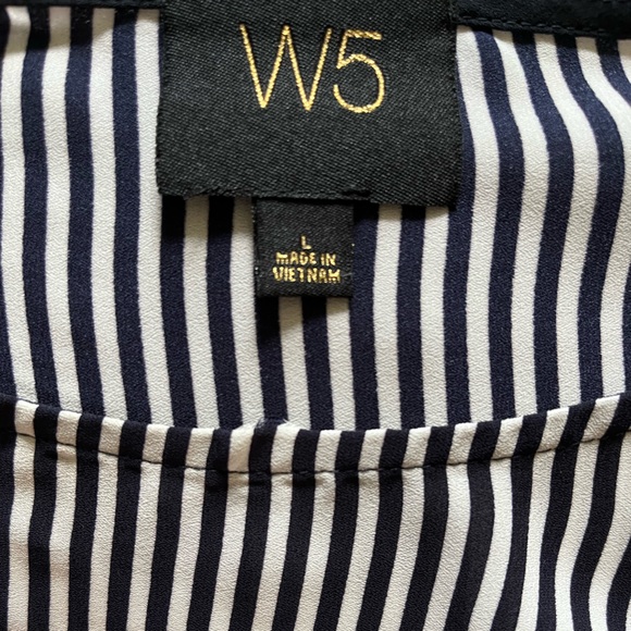 ANTHROPOLOGIE ADORABLE W5 STRIPPED TOP WITH BELL SLEEVES - Picture 4 of 5